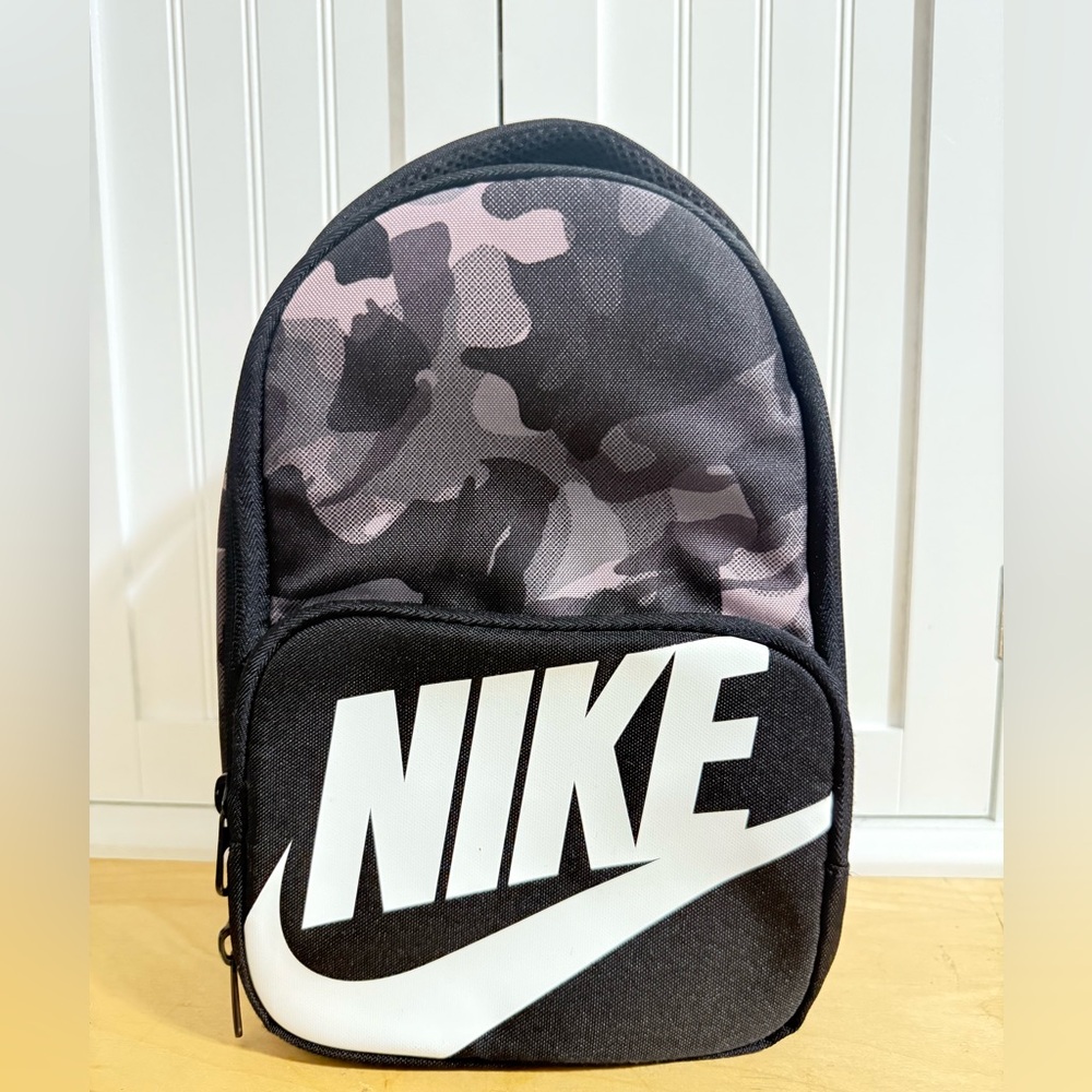 Nike Insulated Lunch Bag 6L 11x8x5 Nike Logo Grey Camo